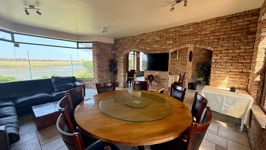 To Let 5 Bedroom Property for Rent in Sunset Beach Western Cape